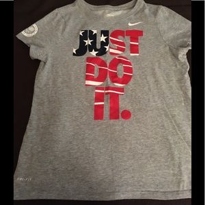 Nike girls t shirt